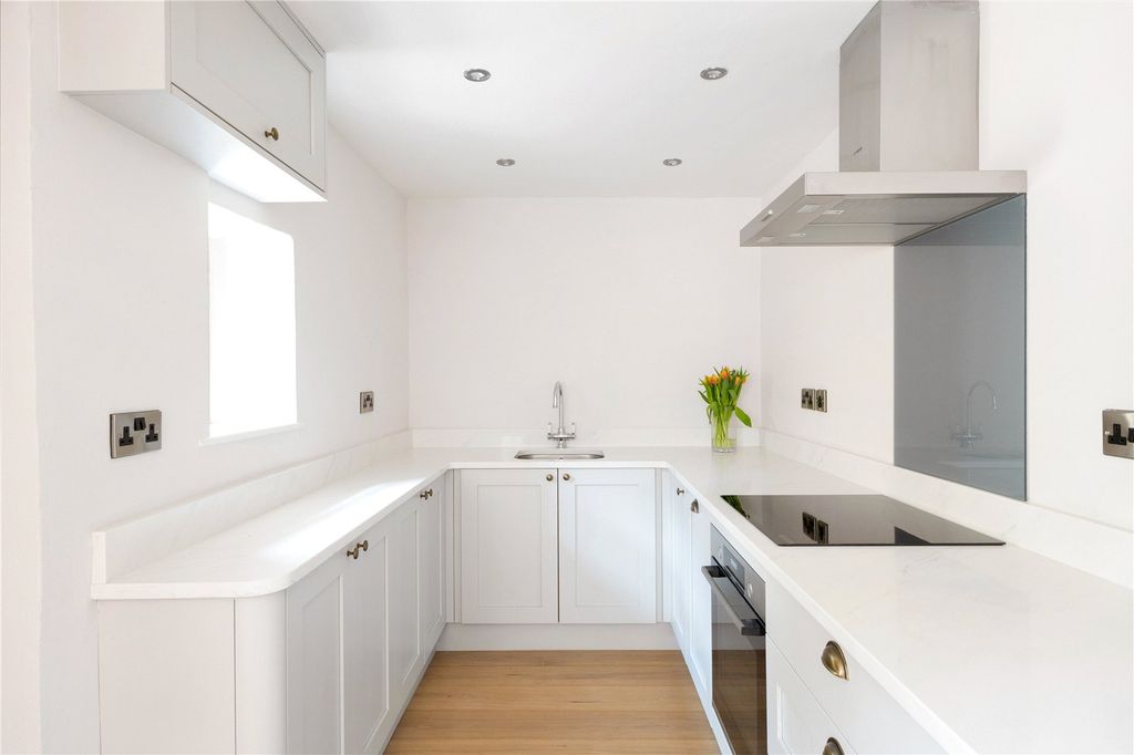 Property photo 3 of 12 Kitchen