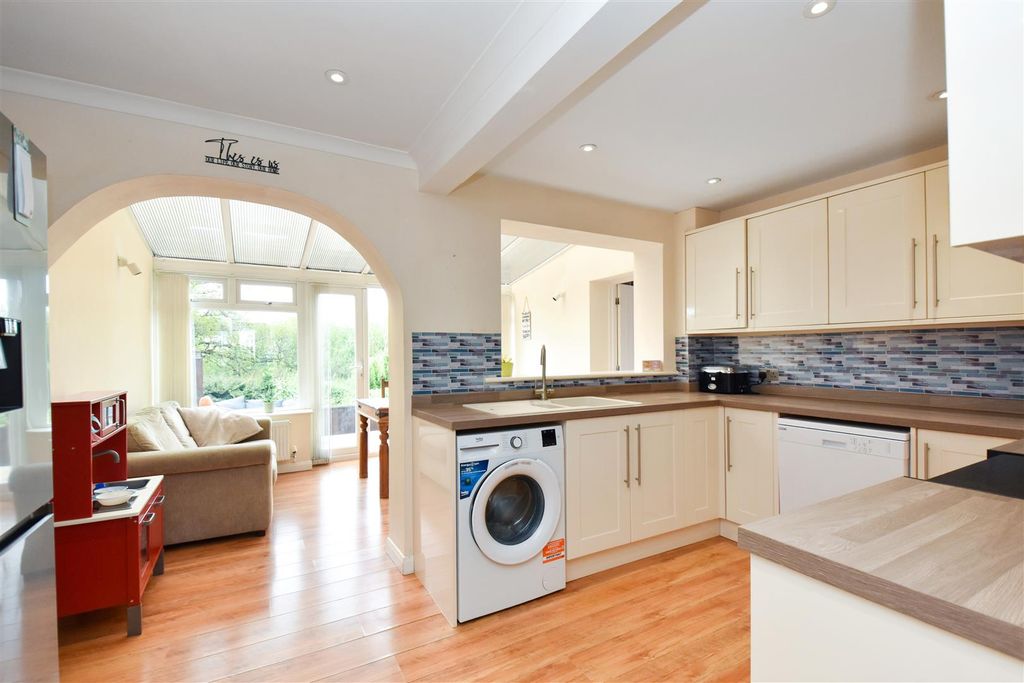 Property photo 3 of 25 Ph12_6526910.Jpg