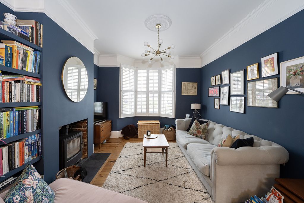 Property photo 1 of 17