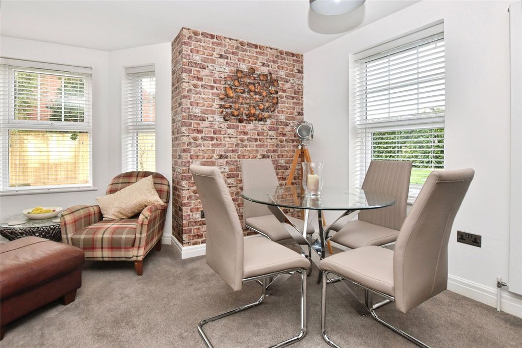 Property photo 3 of 13 Kit/Liv/Dining