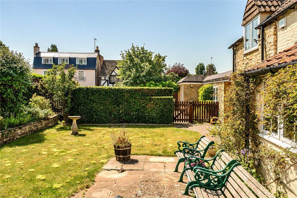 Property photo 2 of 32 Picture No. 39
