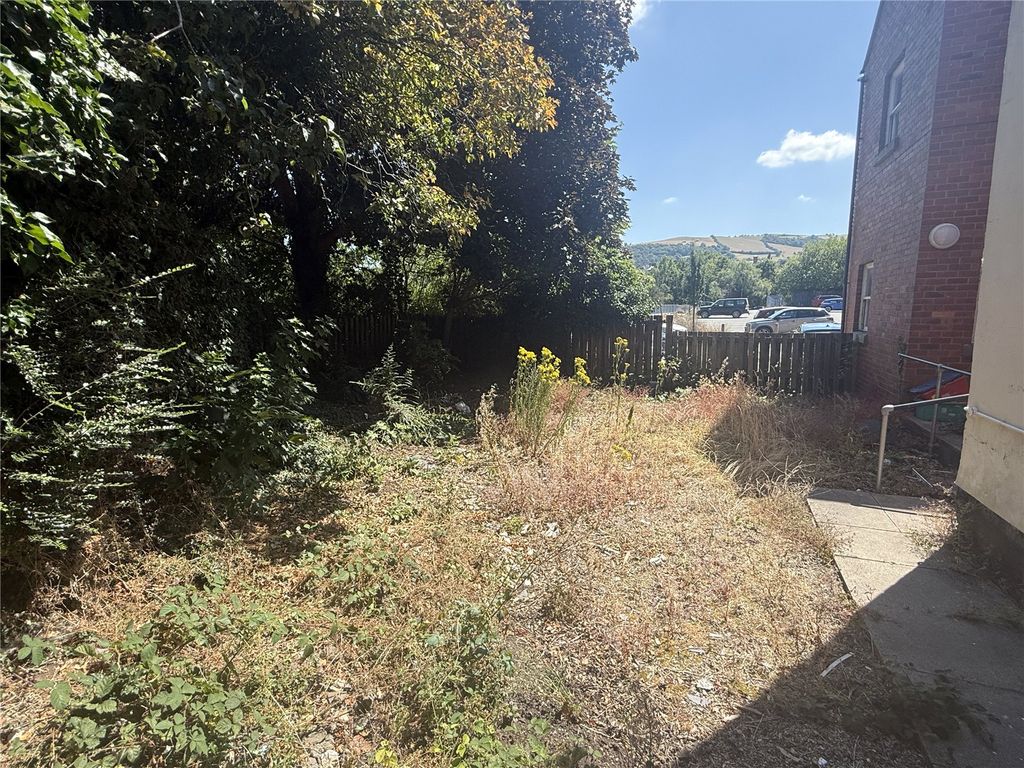 Property photo 2 of 11 Picture No. 01