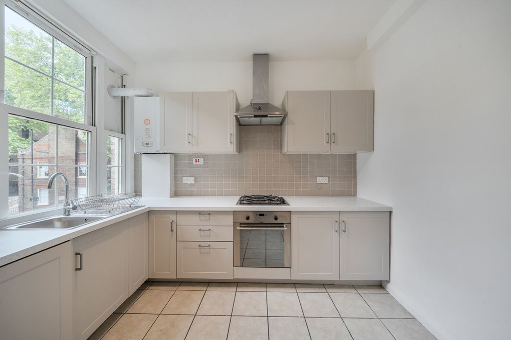 Property photo 2 of 10 Kitchen