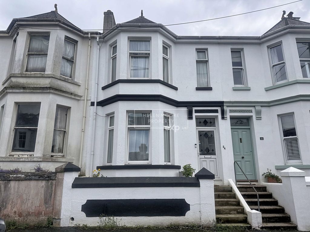 Property photo 1 of 11