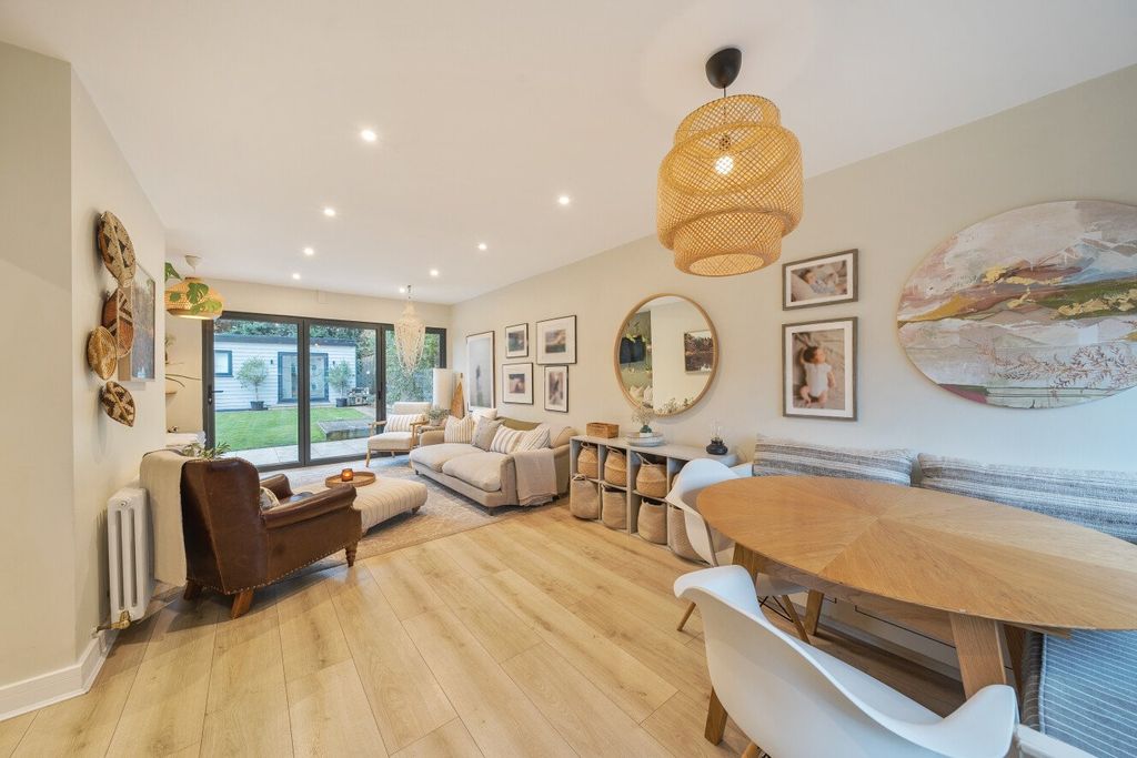 Property photo 3 of 19 Picture No. 06