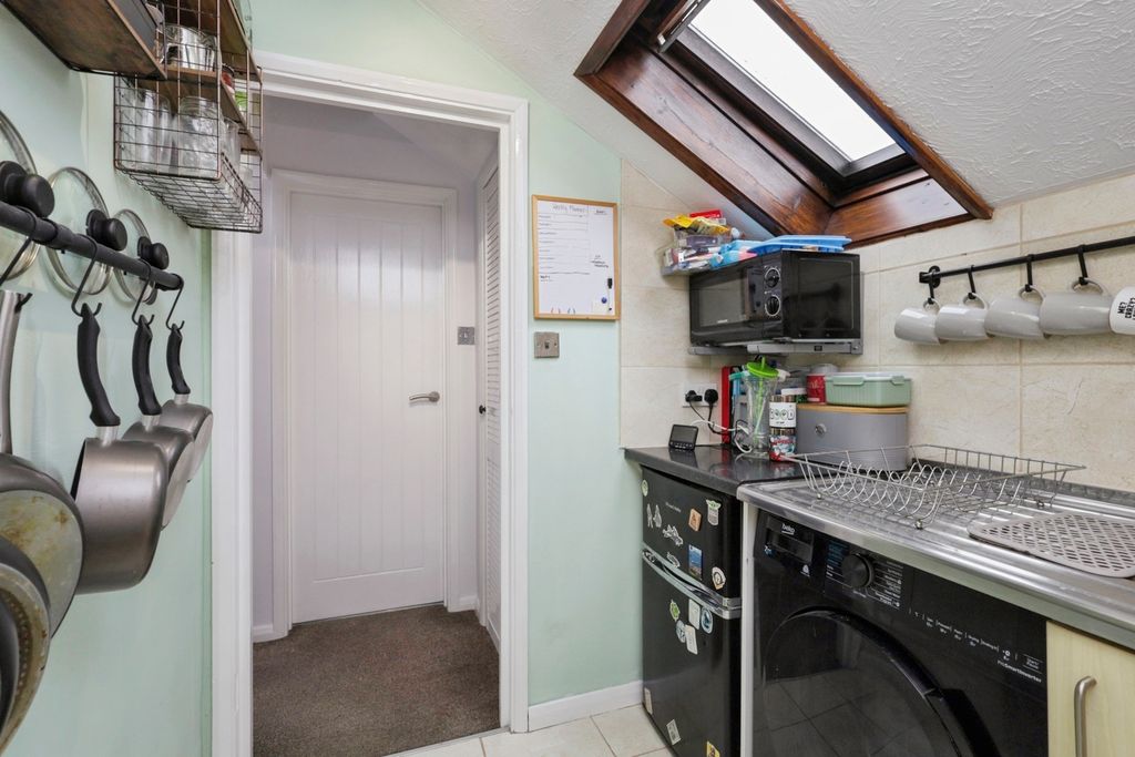 Additional image 4 of 1 bed flat for saleStreatfield Road, Heathfield, East Sussex TN21