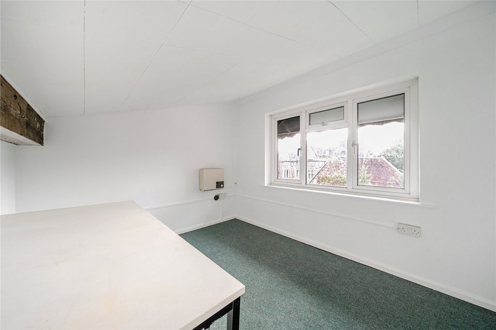 Property photo 2 of 23 Picture No. 01