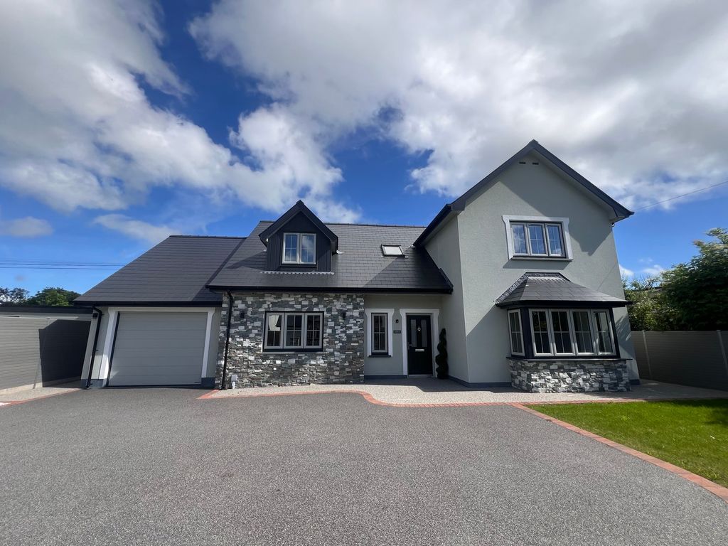 Property photo 2 of 37