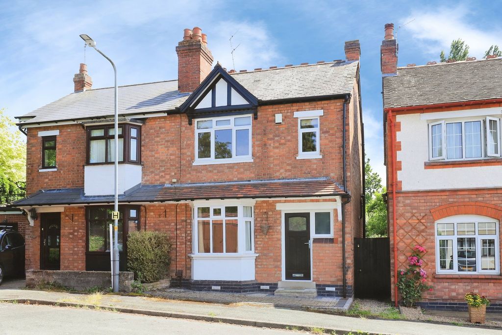 Property photo 1 of 32