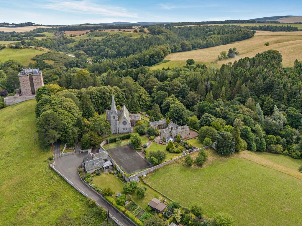 Property photo 1 of 34 Aerial