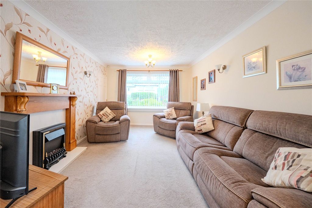 Property photo 2 of 17 Picture No. 03