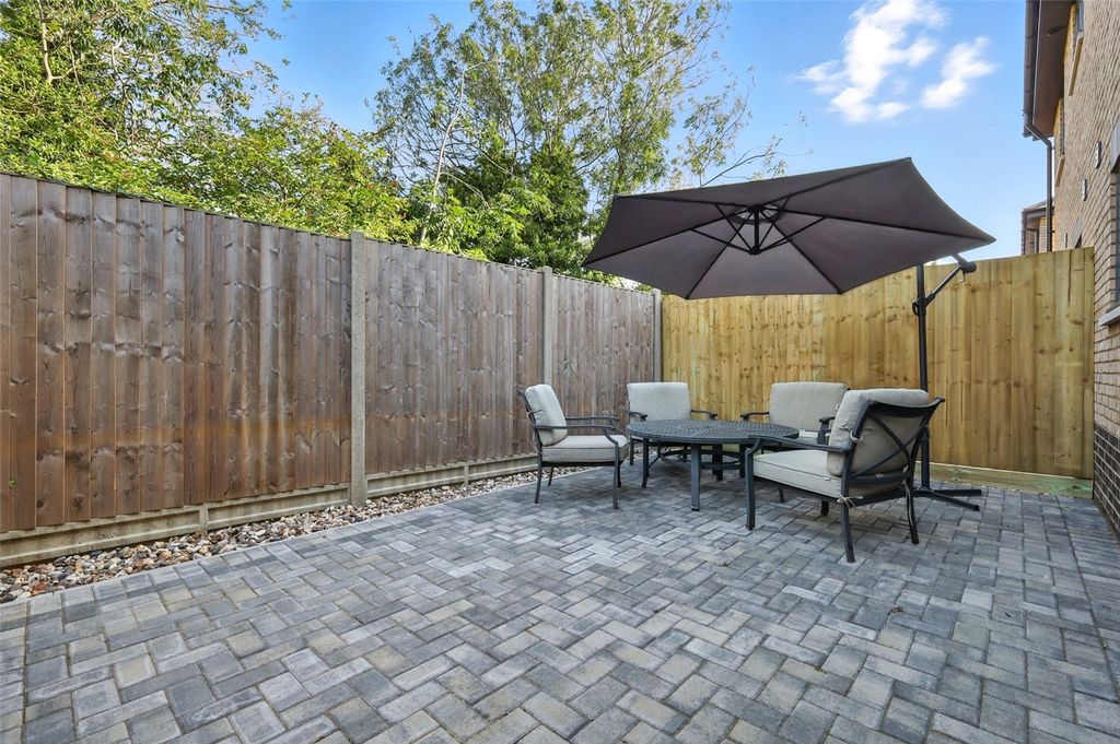 Property photo 3 of 10 Show Home