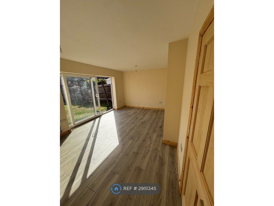 Property photo 3 of 13 Lounge/Dining Room