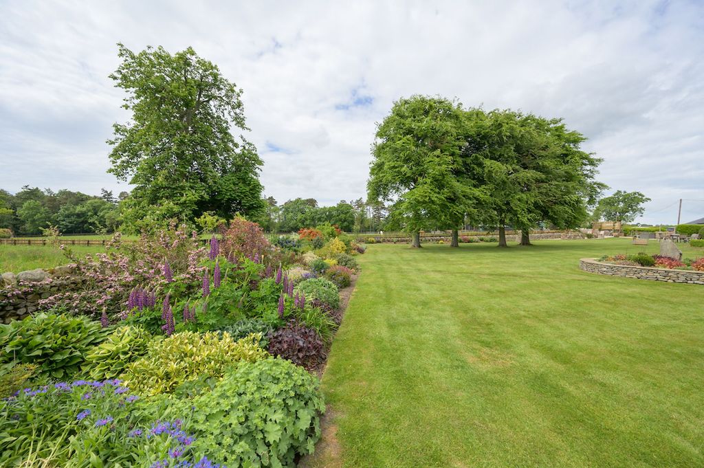Property photo 3 of 58 Garden