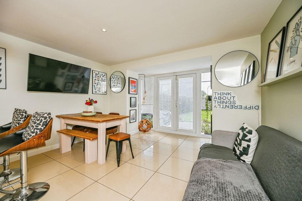 Property photo 2 of 19 Pbox-Img.Jpg