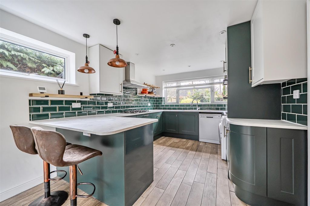 Property photo 3 of 25 1397059-20-696120E7955Ac.Jpg