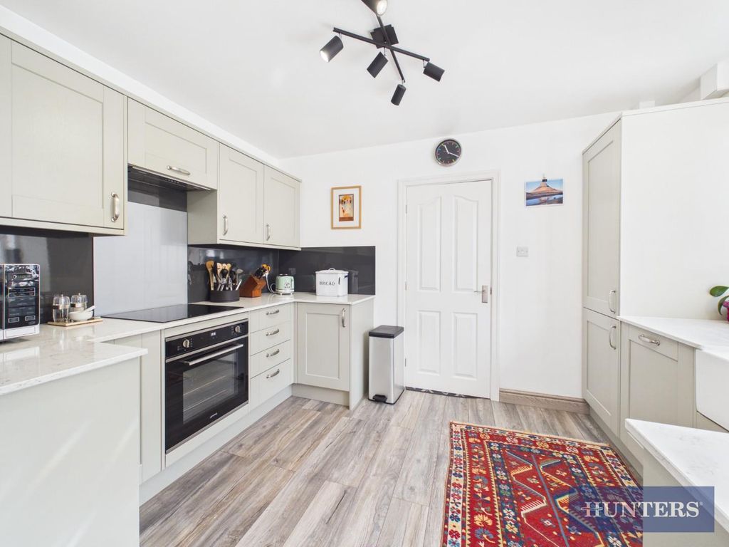 Property photo 2 of 15 Kitchen