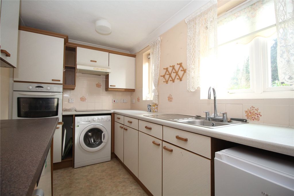 Property photo 3 of 13 Picture No. 12