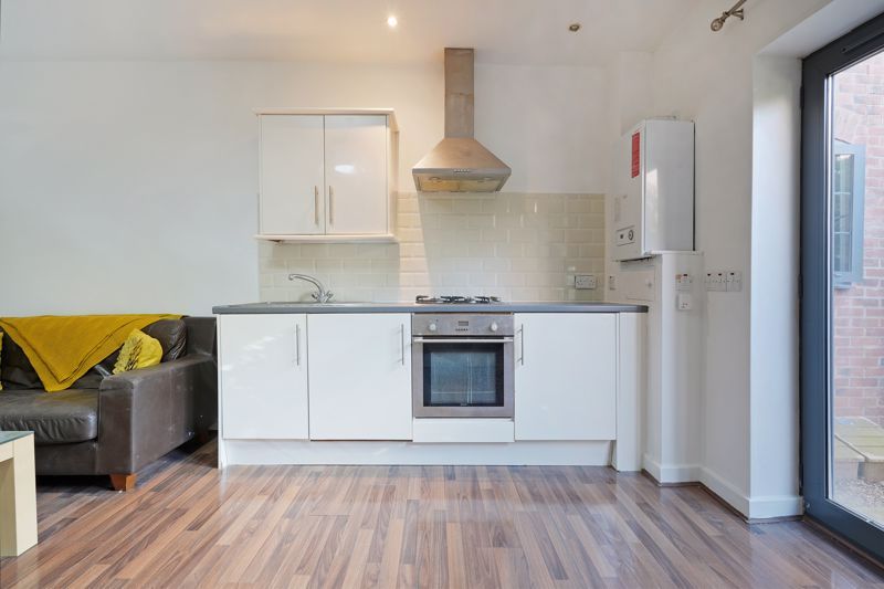 Property photo 3 of 15 Living Space