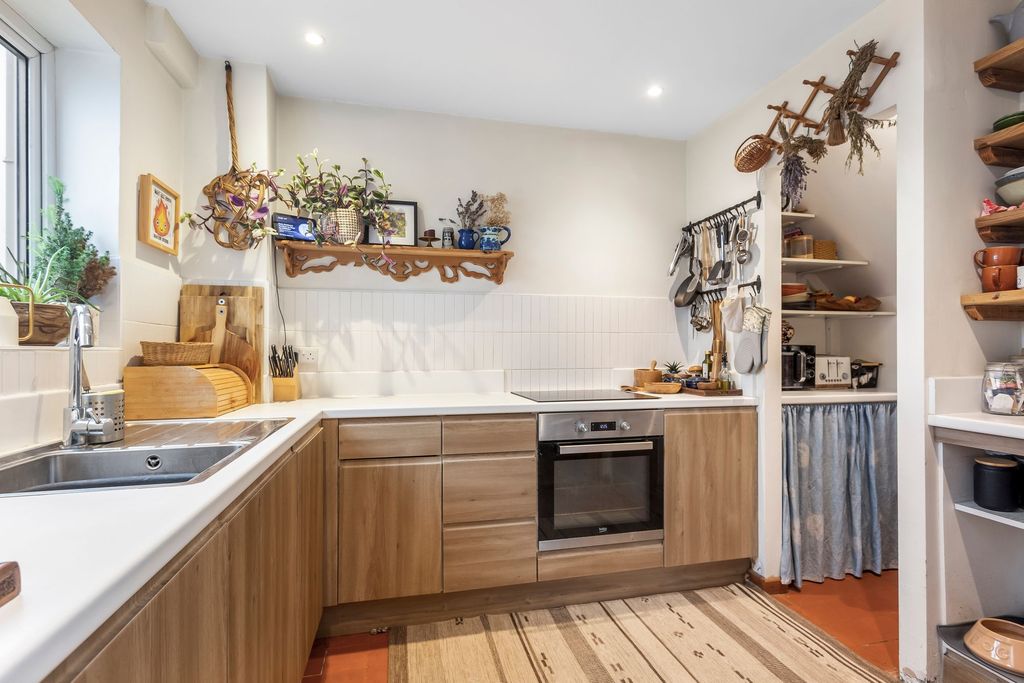 Property photo 3 of 23