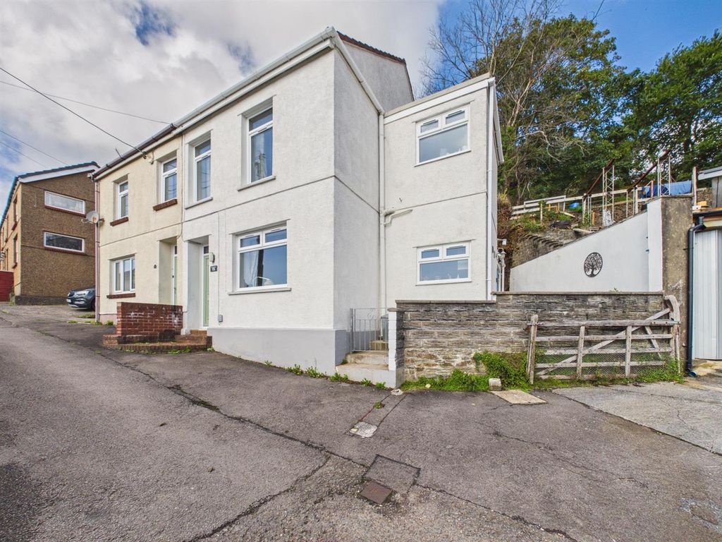 Property photo 1 of 22 Cam04045G0-Pr0136-Still023.Jpg