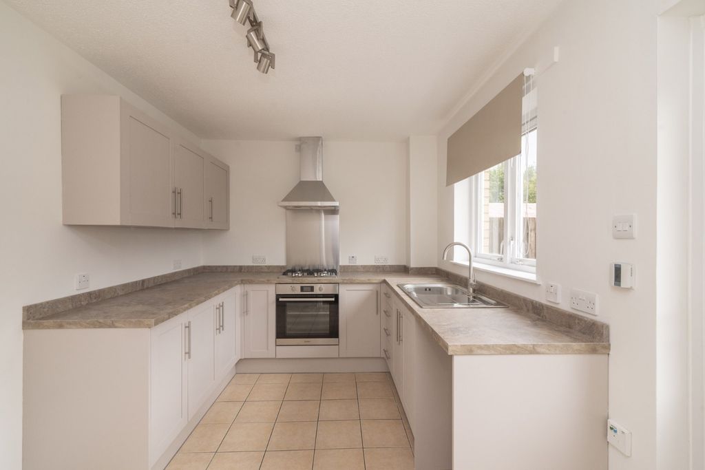 Property photo 2 of 12