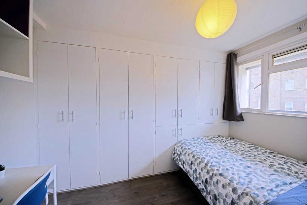 Property photo 1 of 11 Bedroom