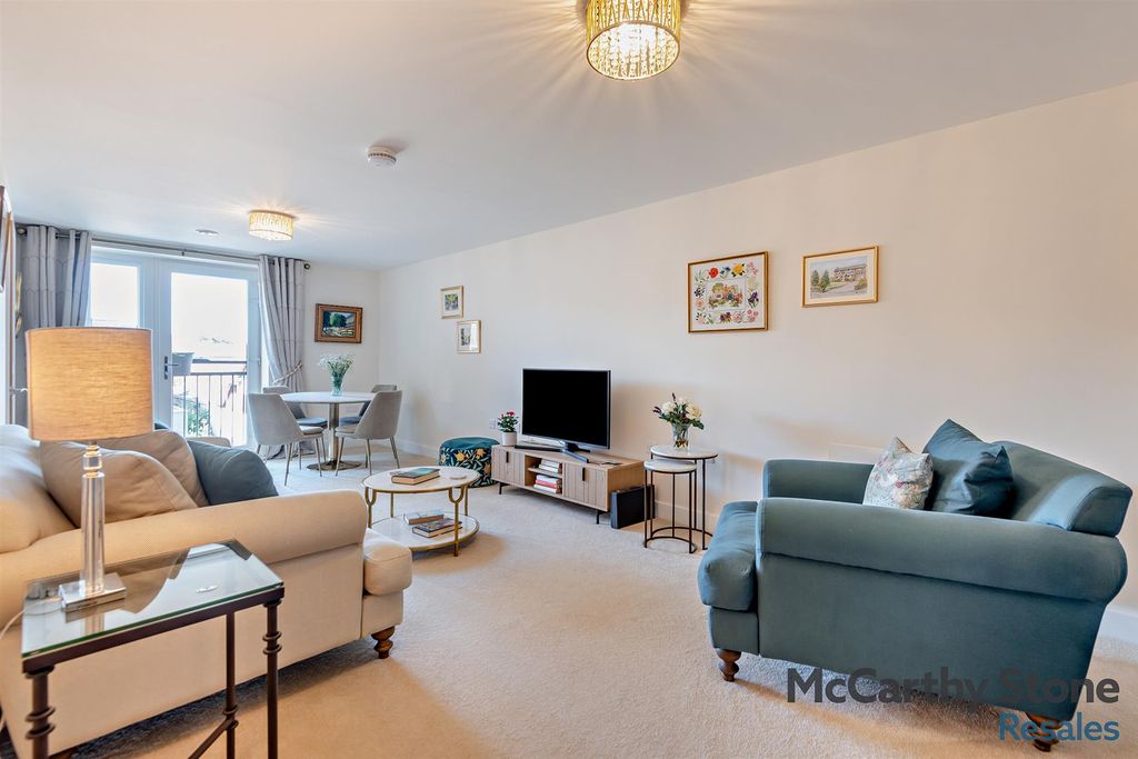 Property photo 2 of 29 8664544-Interior01-800.Jpg