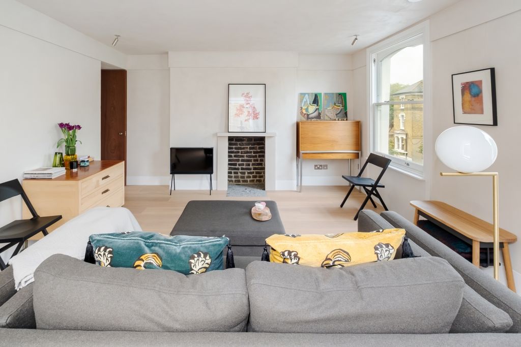 Property photo 3 of 9 Beresford Road