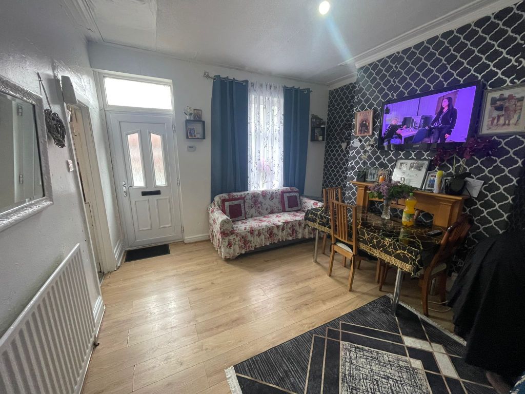 Property photo 3 of 6