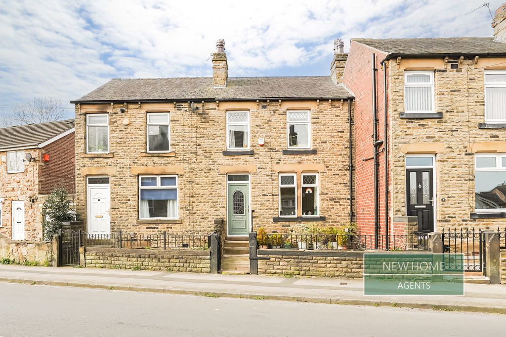 Property photo 1 of 17 Photo 4