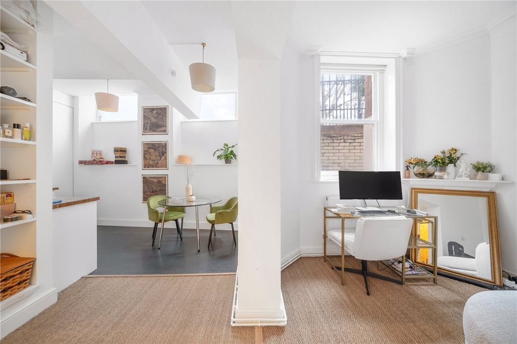 Property photo 2 of 15 Reception