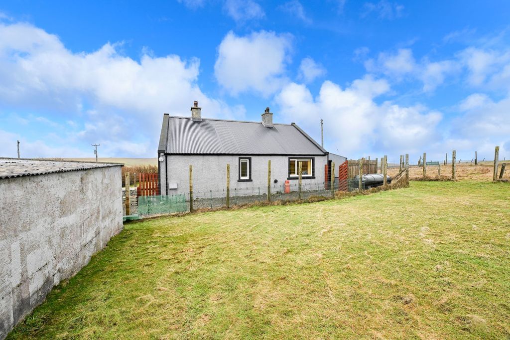 Property photo 3 of 35