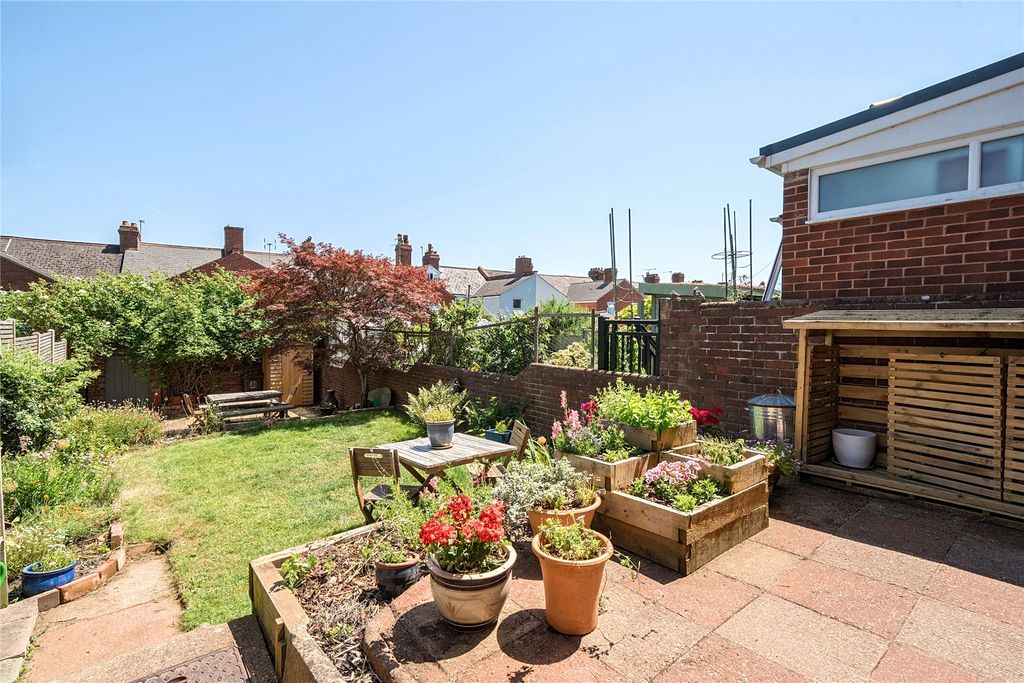 Property photo 1 of 12 Garden
