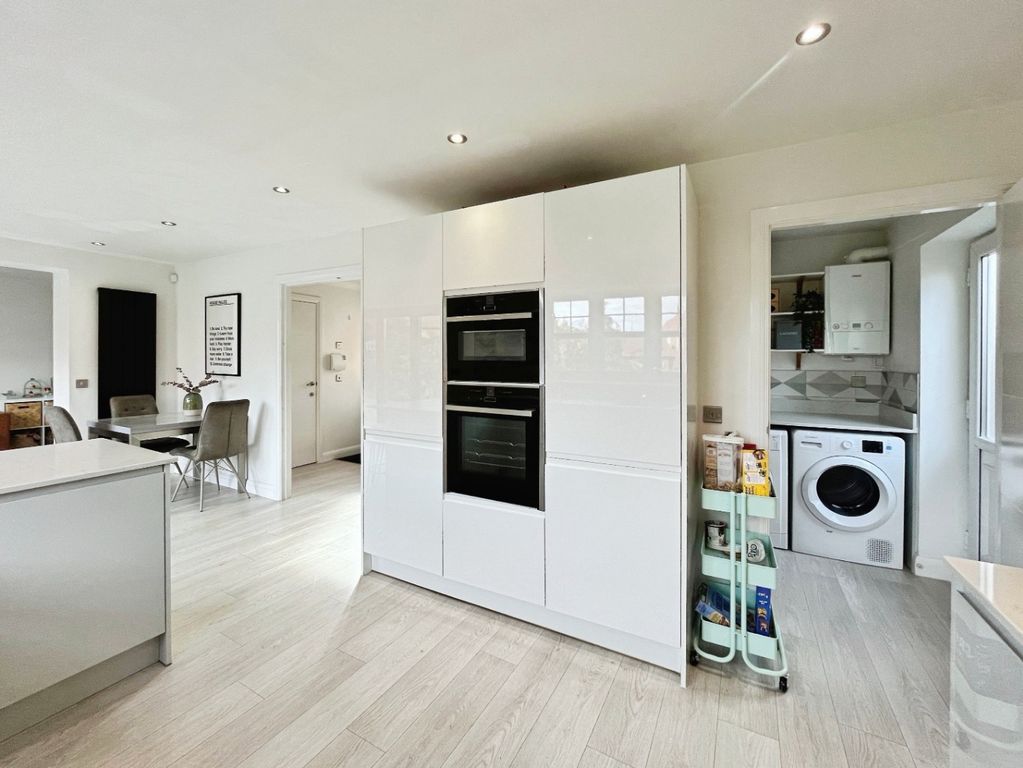 Property photo 3 of 28 4332096