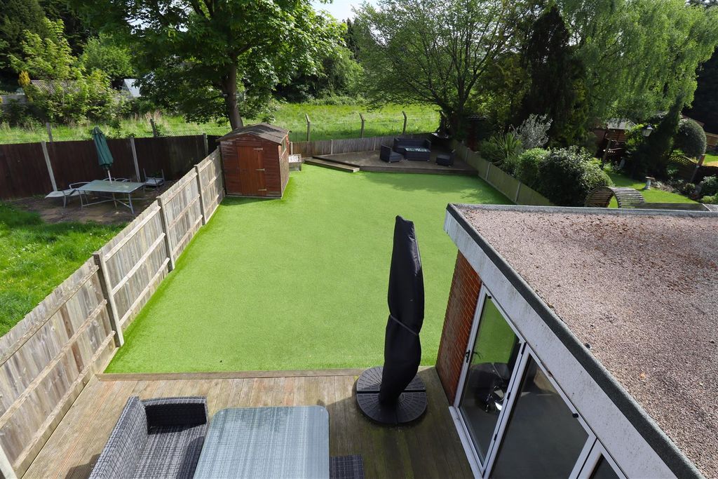 Property photo 2 of 28 Rear Garden