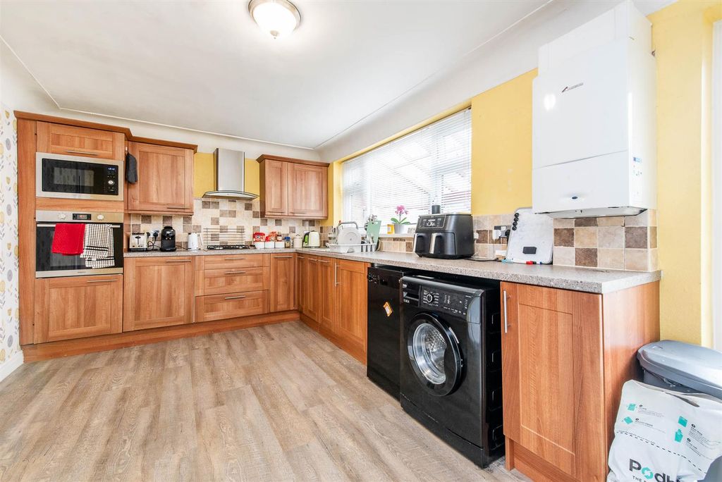 Property photo 3 of 22 Kitchen