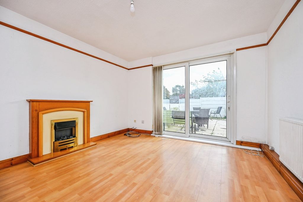 Property photo 2 of 17 Photo