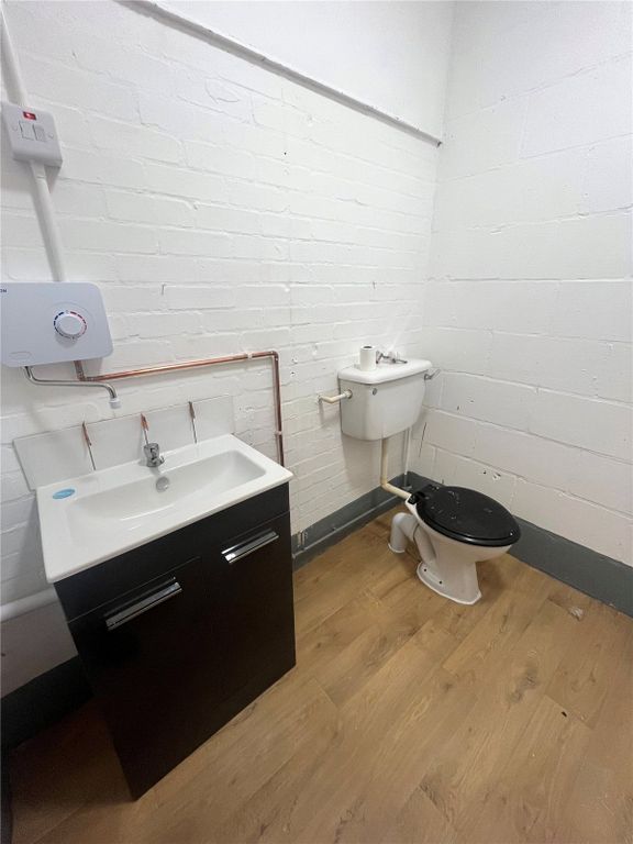 Property photo 3 of 5 Picture No. 27