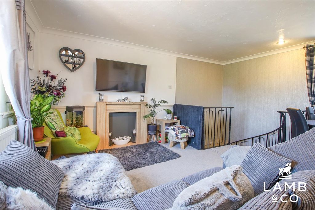 Property photo 3 of 11 6B1Eac37-C7Fd-42C8-8234-50897Dd41825.Jpeg