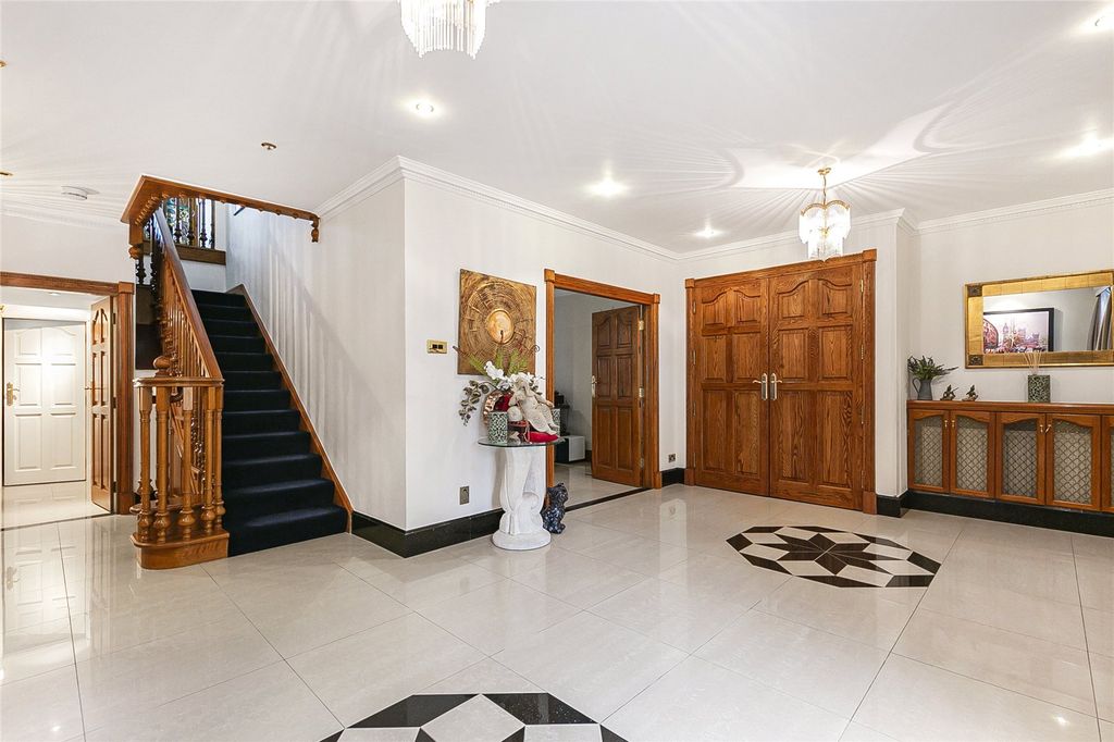 Property photo 2 of 36 Picture No. 30