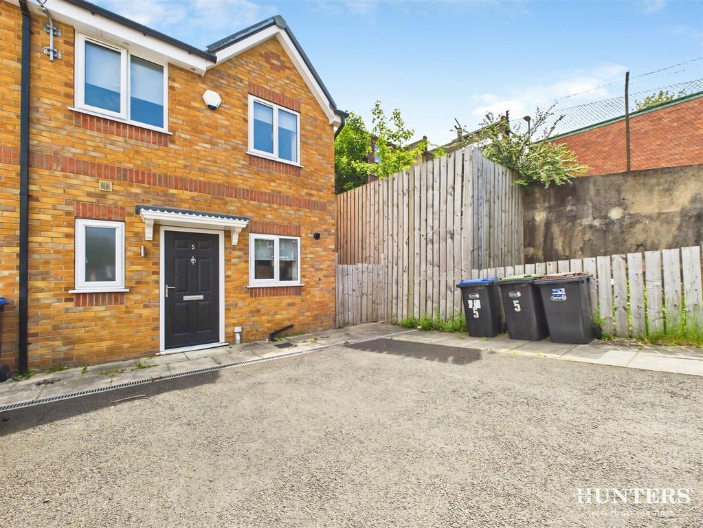 Property photo 1 of 18 F038A2E3-B944963Ab28cd65_100_Cam05287G0-Pr0200-Sti
