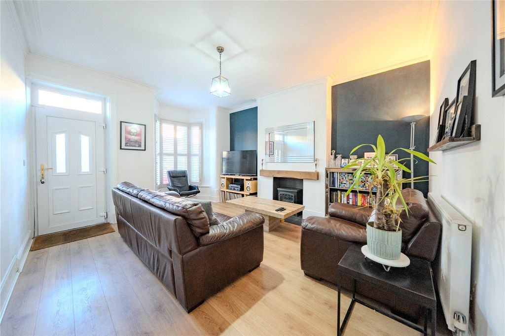 Property photo 2 of 16 Picture No. 01