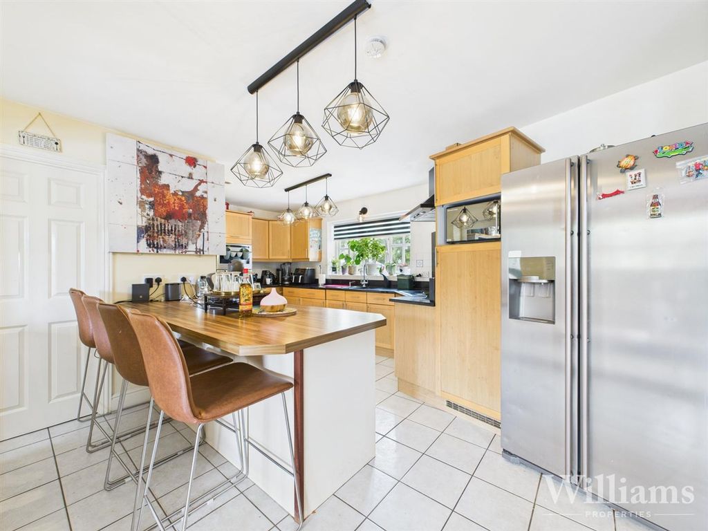 Property photo 3 of 41 Cam04950G0-Pr0091-Still019.Jpg