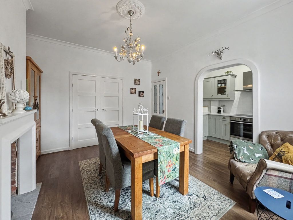 Property photo 2 of 26