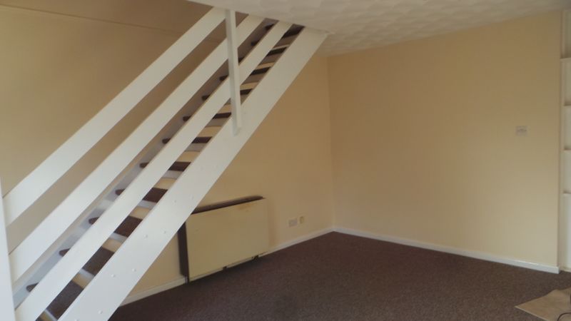 Property photo 2 of 5 Photo 4