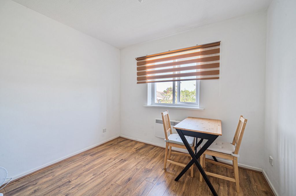 Property photo 2 of 9 1481085-22-6A3Aa0...