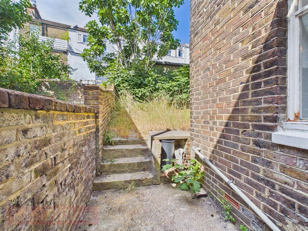 Property photo 3 of 9 Cam02534G0-Pr0747-Still006.Jpg