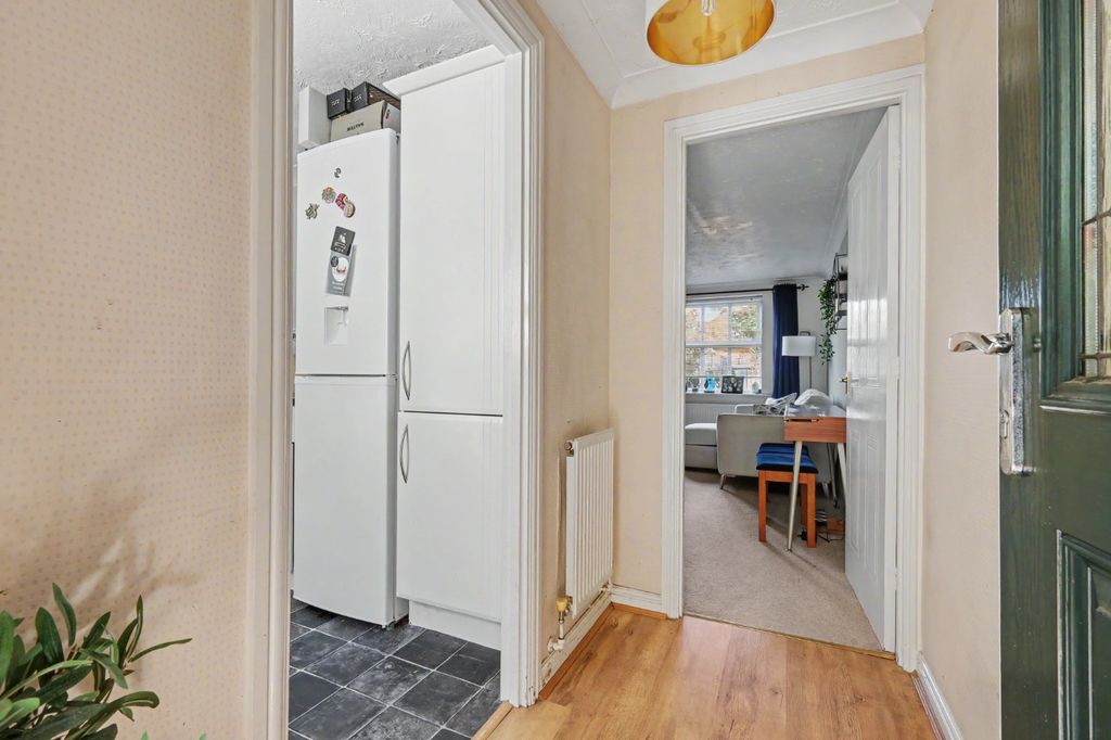 Property photo 2 of 12 5132502