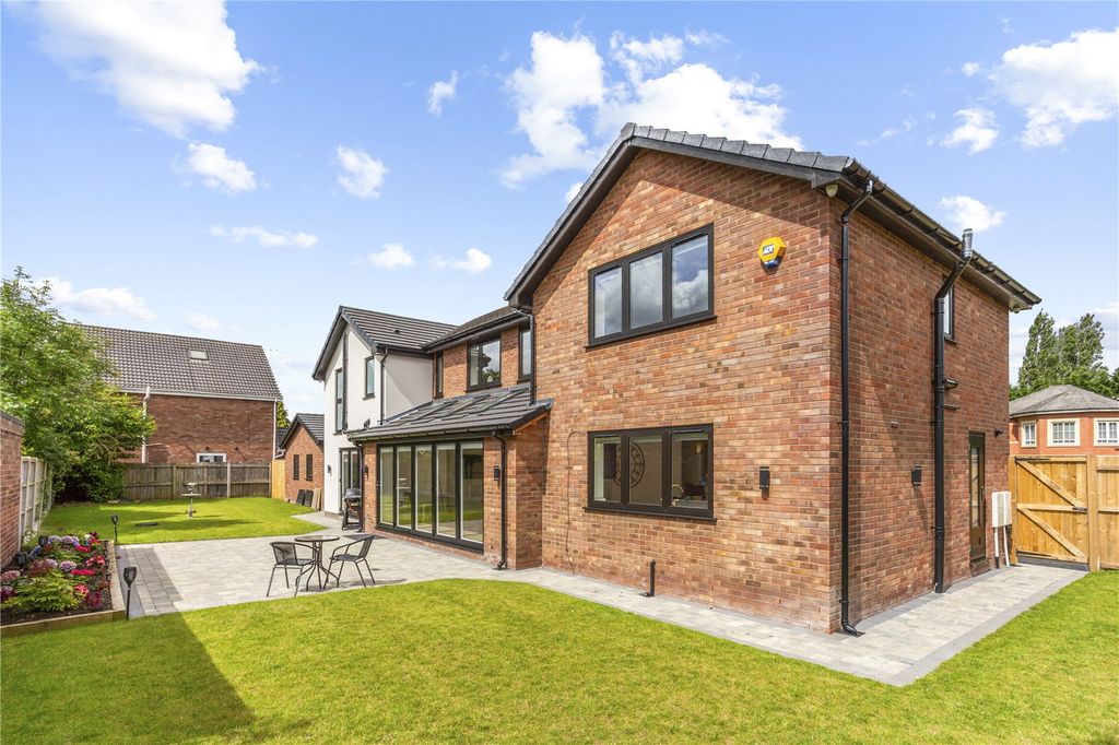 Property photo 1 of 18 65 Lache Lane